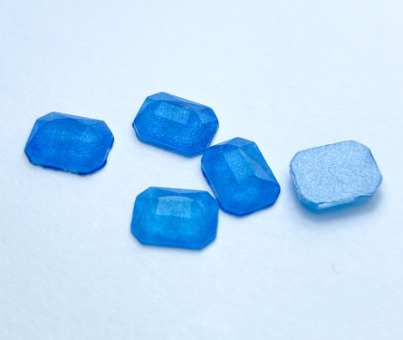 5017 Прямоугольник Октагон Синий Electric Blue 6*8 мм
                  Непрозрачный яркий синий неон