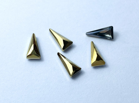 537 Треугольник острый Золотой Металлик 4*8мм
                  