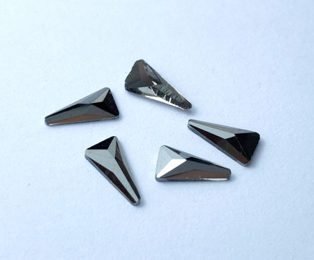 536 Треугольник острый Серый металлик 4*8мм
                  